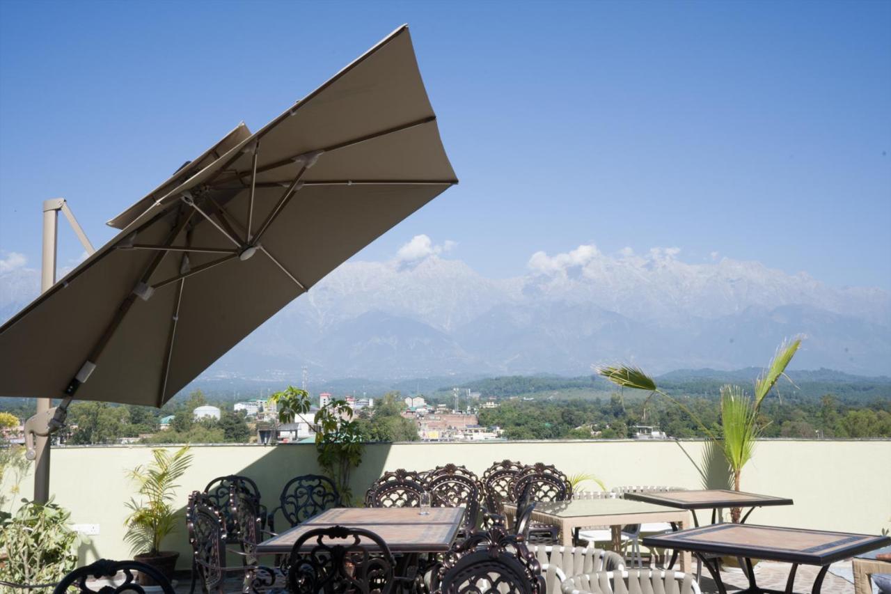 Clarks Inn Suites Kangra Exterior photo
